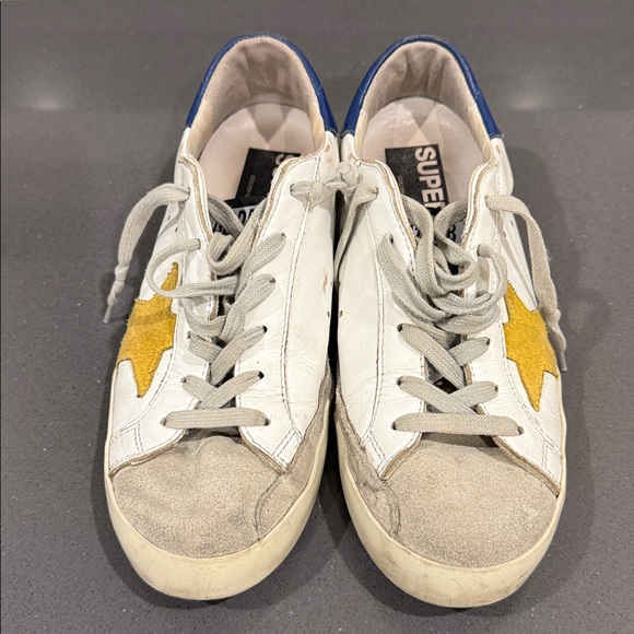 GOLDEN GOOSE SUPERSTAR White Sneakers with Yellow Star and Blue Heel. - Picture 3 of 4